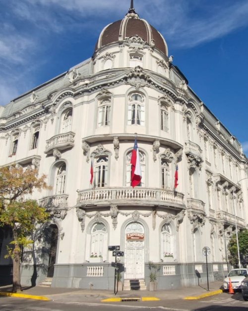 Palacio Larraín: La cruzada para no perder el proyecto cultural del “Titanic” del Barrio Brasil