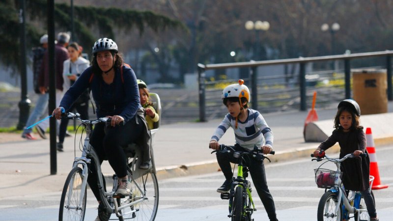 Radiografía al pedaleo: Viajes al trabajo, trámites o estudios marcan los principales usos de la bicicleta en Chile