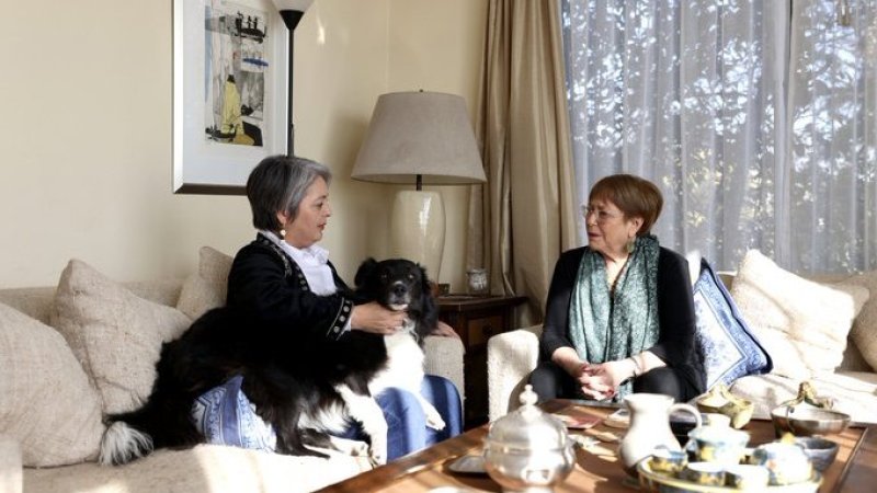 "Hoy tuve el honor": Michelle Bachelet y Jeannette Jara se reúnen de cara a las presidenciales