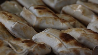 Fiestas patrias: “Don Guille”, “Sazón Vitacura” y “Rosalía” obtienen el podio de las mejores empanadas de Santiago