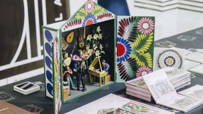 Música hecha a mano: Aula Records abre su primera exposición