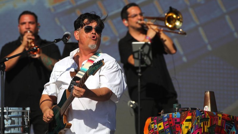 Clásico de Joe Vasconcellos encabeza listado de canciones más escuchadas en las radios chilenas en 2025