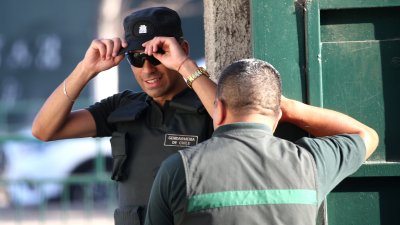 Hasta 400 reclusos por dos funcionarios: Gendarmes alertan colapso en recintos penitenciarios