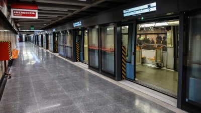 Metro avanza en instalación de puertas de andén en Línea 1 con pruebas en San Pablo