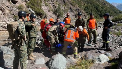 Ubican cuerpos de las tres víctimas tras accidente vehicular en río Tinguiririca