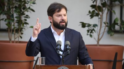 Presidente Boric llama a "tener continuidad" en materia de relaciones exteriores