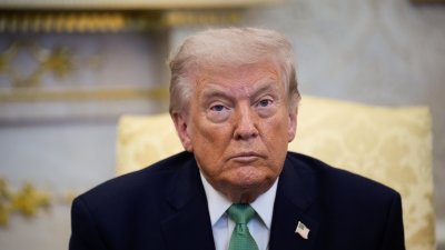 Trump ordena posponer durante 5 días los ataques a la infraestructura energética iraní