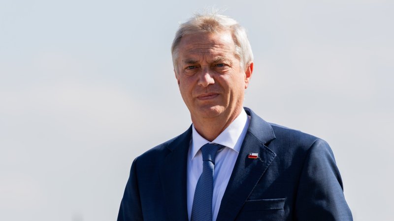 Cadem: Aprobación de Kast cae de 57% a 51% en una semana