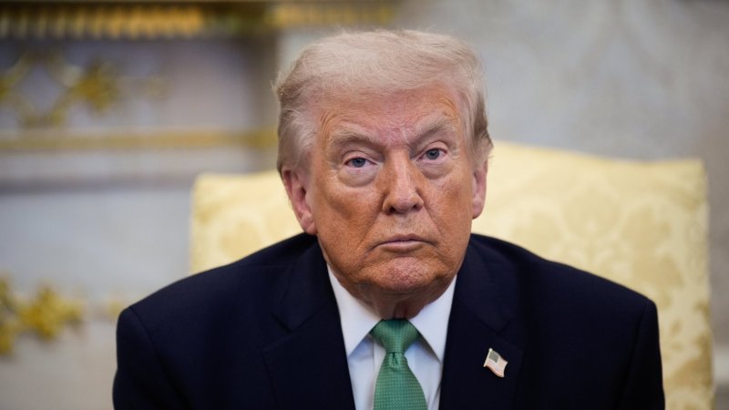 Trump ordena posponer durante 5 días los ataques a la infraestructura energética iraní