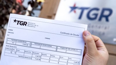 Ingresan primeros recursos de protección para frenar cobro a deudores del CAE