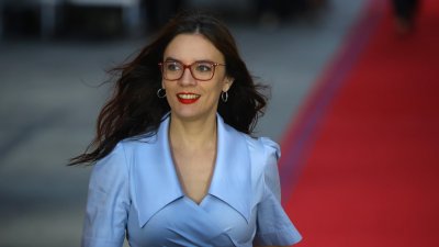 Camila Vallejo inicia agenda internacional: Expondrá en Barcelona sobre democracia digital y desinformación