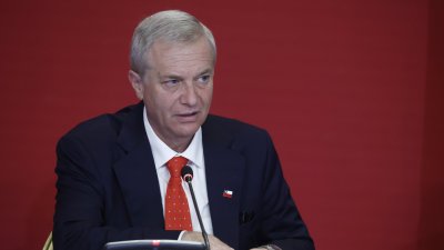 Con rebaja del impuesto de primera categoría: Presidente Kast presentó proyecto de reconstrucción nacional