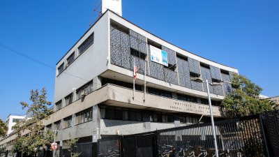 Contraloría exigió reubicación de alumnos de liceos emblemáticos expulsados por violencia