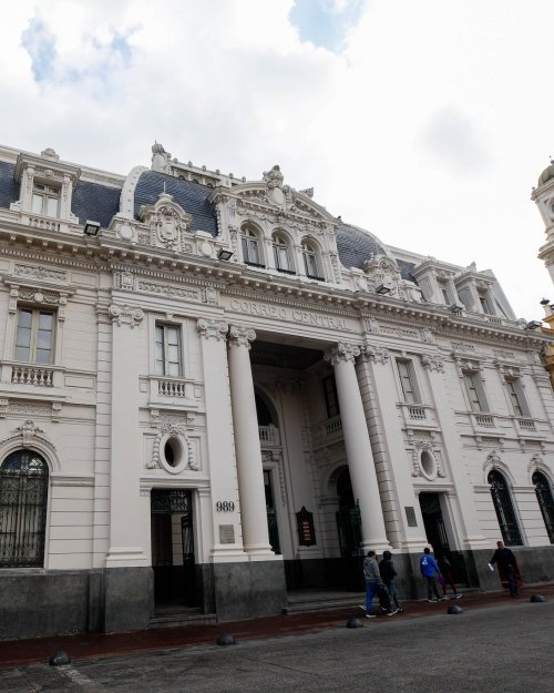 Correo Central recupera su histórica fachada y relanza el corazón patrimonial de Santiago
