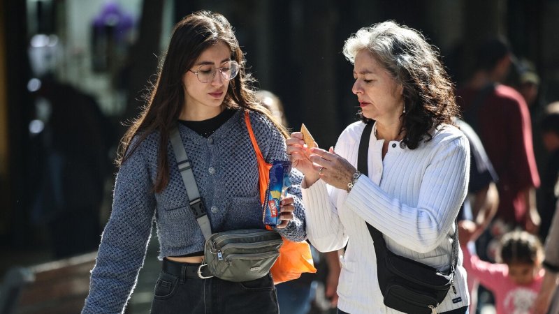 Impuesto rosa, talla de ropa o desinformación por género: 53% de las mujeres afirma haber sido discriminada en el comercio