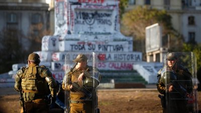 Republicanos y Libertarios impulsan proyecto para indultar a uniformados condenados por el estallido social