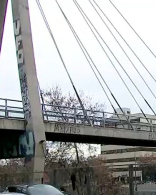 La nueva cara del Puente Huérfanos: anuncian recuperación de la histórica pasarela del centro de Santiago