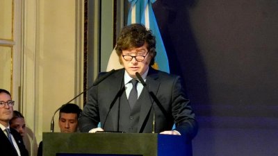 Milei culpó al movimiento feminista y al aborto por la baja natalidad en Argentina