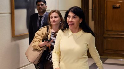 “No representa lo que siento”: Ministra Lincolao se disculpa por dichos sobre reconversión laboral de profesores ante avance de la IA