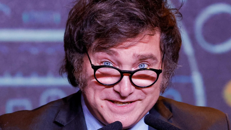 "Zurdos mugrosos": Oposición exige al Gobierno condenar los polémicos dichos de Milei en Foro de Madrid
