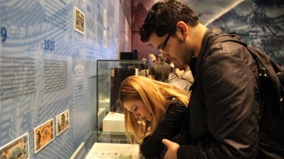 La historia de Chile en monedas y billetes: Así es el recorrido por el Museo Numismático del Banco Central