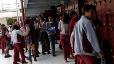 Experto analiza resultados PISA 2025: Sectores medios y medios altos registran la mayor caída de puntajes
