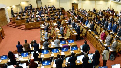 “Inconsecuencia e incoherencia”: oficialismo acusa a “izquierdistas” y al PDG por rechazo a reforma para expulsar migrantes