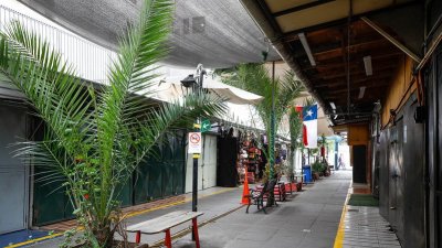 Feria Artesanal Santa Lucía: Plan municipal busca resolver funcionamiento del emblemático espacio de Santiago