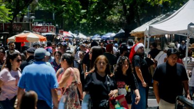 ¿Cuánto dura el sueldo de los trabajadores chilenos? El 77% llega a dos semanas o menos