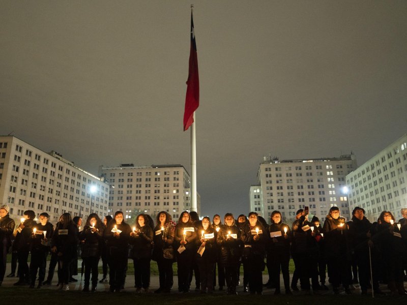 “Nunca más”: Miles de mujeres rodearon La Moneda para conmemorar los 50 años del golpe